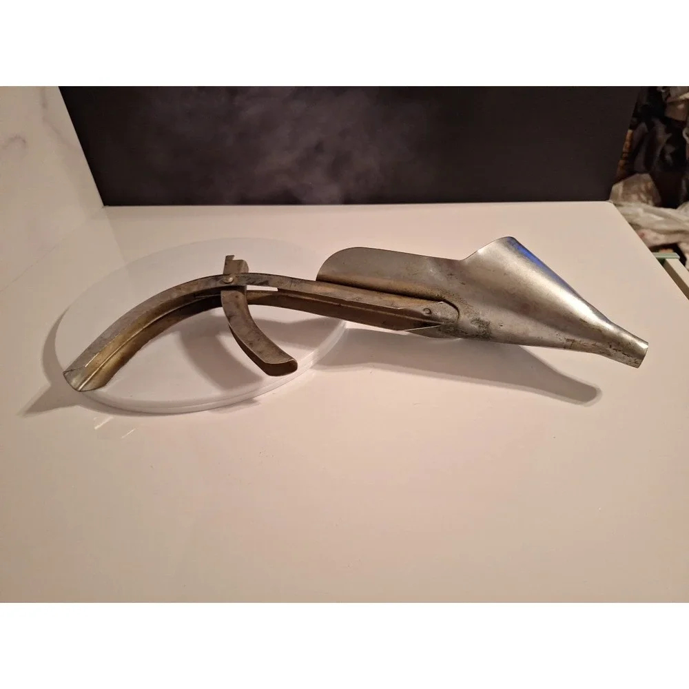 Oil / Lube Quart Can Opener, Oil Funnel Filler Self Piercing  Pour Spout Vintage